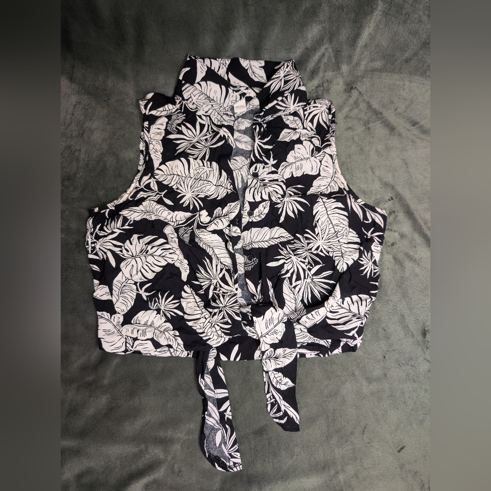 Streetwear Society Floral Crop Top Palm Leaf Black & White L